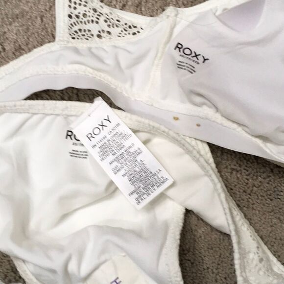 ROXY ivory crochet bikini set. New - Picture 12 of 13